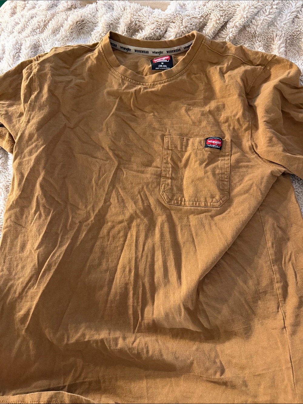 Wrangler Men’s Short-Sleeve Pocket Tee in Caramel Brown